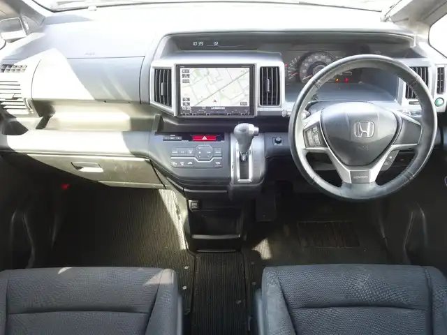 ホンダ ステップワゴン スパーダ パワーエディション 山形県 2013(平25)年 13.6万km ホワイトオーキッドパール 4WD/ワンオーナー/純正フリップダウン/純正メモリナビ/　　【CD DVD フルセグ USB】/バックカメラ/両側パワースライドドア/HIDオートヘッドライト/純正16インチアルミホイール/アイドリングストップ/ステアリングスイッチ/パドルシフト/電動格納ウィンカーミラー/純正フロアマット/ドアバイザ―/スマートキー/ETC