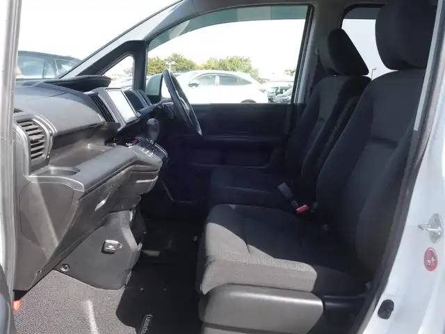 ホンダ ステップワゴン スパーダ パワーエディション 山形県 2013(平25)年 13.6万km ホワイトオーキッドパール 4WD/ワンオーナー/純正フリップダウン/純正メモリナビ/　　【CD DVD フルセグ USB】/バックカメラ/両側パワースライドドア/HIDオートヘッドライト/純正16インチアルミホイール/アイドリングストップ/ステアリングスイッチ/パドルシフト/電動格納ウィンカーミラー/純正フロアマット/ドアバイザ―/スマートキー/ETC