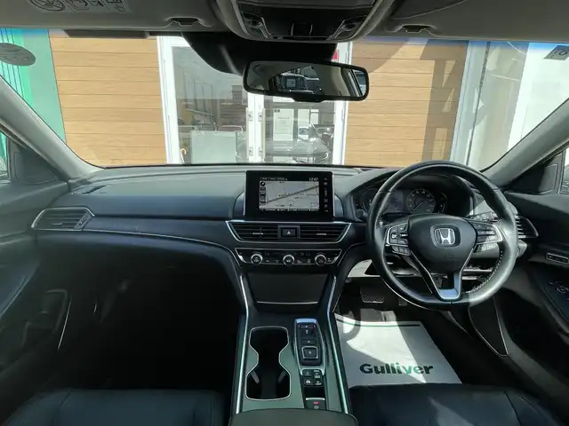 ホンダ アコード EX 宮崎県 2020(令2)年 1.7万km ルナシルバーM 純正メモリーナビ/フルセグ/Bluetooth/サンルーフ/ヘッドアップディスプレイ/ブラインドスポットモニター/コーナーセンサー/シートメモリー付きパワーシート(D/N)/パドルシフト/全席/後席シートヒーター/ワイヤレス充電器/アイドリングストップ/ETC/スペアキー(1本)