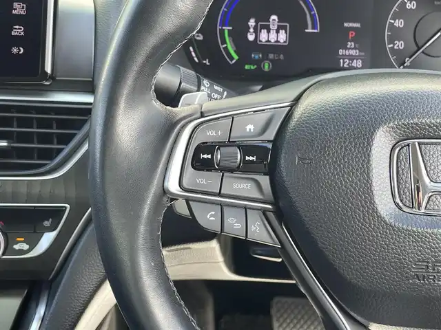 ホンダ アコード EX 宮崎県 2020(令2)年 1.7万km ルナシルバーM 純正メモリーナビ/フルセグ/Bluetooth/サンルーフ/ヘッドアップディスプレイ/ブラインドスポットモニター/コーナーセンサー/シートメモリー付きパワーシート(D/N)/パドルシフト/全席/後席シートヒーター/ワイヤレス充電器/アイドリングストップ/ETC/スペアキー(1本)