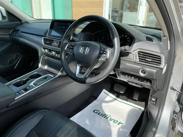 ホンダ アコード EX 宮崎県 2020(令2)年 1.7万km ルナシルバーM 純正メモリーナビ/フルセグ/Bluetooth/サンルーフ/ヘッドアップディスプレイ/ブラインドスポットモニター/コーナーセンサー/シートメモリー付きパワーシート(D/N)/パドルシフト/全席/後席シートヒーター/ワイヤレス充電器/アイドリングストップ/ETC/スペアキー(1本)