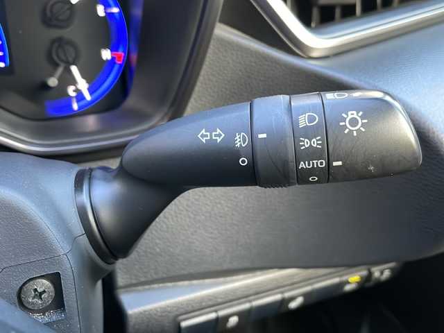 トヨタ カローラ ハイブリット ダブルバイビー 大阪府 2021(令3)年 3.5万km ホワイトパールクリスタルシャイン ワンオーナー/純正メモリナビ/・AM/FM/Bluetooth/・フルセグテレビ/モデリスタエアロ/バックカメラ/ビルトインETC/前後ドライブレコーダー/レーダークルーズコントロール/衝突軽減ブレーキ/レーンキープアシスト/ブラインドスポットモニター/横滑り防止装置/盗難防止装置/電動パーキングブレーキ/前後コーナーセンサー/シートヒーター（D席+N席）/LEDヘッドライト/オートマチックハイビーム/オートライト/オートエアコン/プッシュスタートボタン/スマートキー×2/ステアリングリモコン/革巻きステアリング/純正17インチアルミホイール/12V充電器/USBジャック/純正フロアマット/保証書/取扱説明書