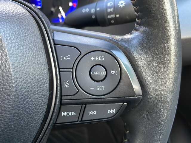 トヨタ カローラ ハイブリット ダブルバイビー 大阪府 2021(令3)年 3.5万km ホワイトパールクリスタルシャイン ワンオーナー/純正メモリナビ/・AM/FM/Bluetooth/・フルセグテレビ/モデリスタエアロ/バックカメラ/ビルトインETC/前後ドライブレコーダー/レーダークルーズコントロール/衝突軽減ブレーキ/レーンキープアシスト/ブラインドスポットモニター/横滑り防止装置/盗難防止装置/電動パーキングブレーキ/前後コーナーセンサー/シートヒーター（D席+N席）/LEDヘッドライト/オートマチックハイビーム/オートライト/オートエアコン/プッシュスタートボタン/スマートキー×2/ステアリングリモコン/革巻きステアリング/純正17インチアルミホイール/12V充電器/USBジャック/純正フロアマット/保証書/取扱説明書