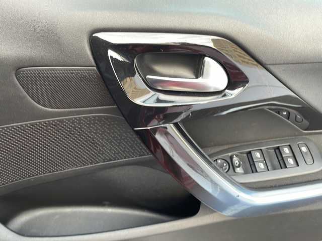 プジョー ２０８ プレミアム 秋田県 2013(平25)年 1.9万km 赤 純正オーディオ/Bluetooth　ラジオ/純正１６インチアルミホイール/オートライト/レインセンサー/フロアマット/シートリフター