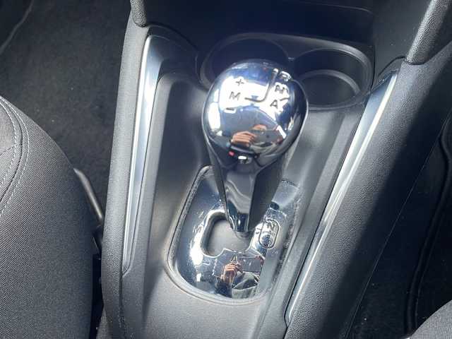 プジョー ２０８ プレミアム 秋田県 2013(平25)年 1.9万km 赤 純正オーディオ/Bluetooth　ラジオ/純正１６インチアルミホイール/オートライト/レインセンサー/フロアマット/シートリフター