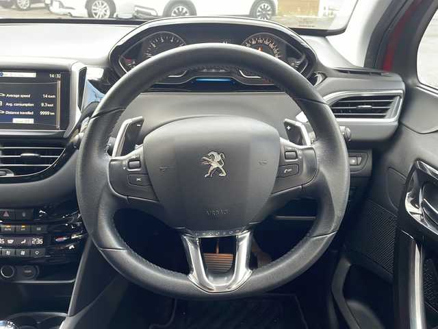 プジョー ２０８ プレミアム 秋田県 2013(平25)年 1.9万km 赤 純正オーディオ/Bluetooth　ラジオ/純正１６インチアルミホイール/オートライト/レインセンサー/フロアマット/シートリフター