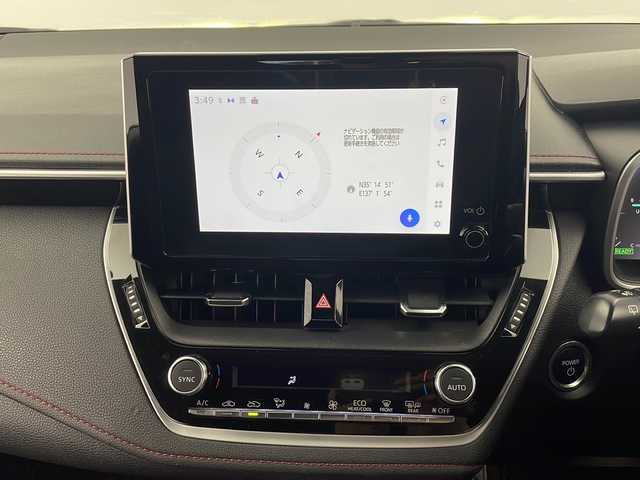 トヨタ カローラ スポーツ ハイブリッドG Z 愛知県 2022(令4)年 2.1万km プラチナホワイトパールマイカ 純正ナビ/バックカメラ/レーダークルーズコントロール(全車速追従機能・停止保持機能付き)/フルセグTV/Bluetooth・USB・AM・FM・AppleCarPlay/ビルトインETC/純正18インチアルミホイール/ファブリックシート/前席シートヒーター/革巻きステアリング/純正フロアマット/トヨタセーフティセンス/プリクラッシュセーフティ/レーダークルーズコントロール(全車速追従機能・停止保持機能付き)/レーントレーシングアシスト/レーンディパーチャーアラート/プロアクティブドライビングアシスト/ロードサインアシスト/ブラインドスポットモニター(BSM)/安心降車アシスト/パーキングサポートブレーキ/先行車発進お知らせ/クリアランスソナー/フルLEDヘッドライト/オートライト/オートマチックハイビーム/電動格納ミラーウィンカー/スマートキー/プッシュスタート/イモビライザー/スペアキー１本/取扱説明書/マルチメディア説明書