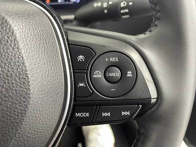 トヨタ カローラ スポーツ ハイブリッドG Z 愛知県 2022(令4)年 2.1万km プラチナホワイトパールマイカ 純正ナビ/バックカメラ/レーダークルーズコントロール(全車速追従機能・停止保持機能付き)/フルセグTV/Bluetooth・USB・AM・FM・AppleCarPlay/ビルトインETC/純正18インチアルミホイール/ファブリックシート/前席シートヒーター/革巻きステアリング/純正フロアマット/トヨタセーフティセンス/プリクラッシュセーフティ/レーダークルーズコントロール(全車速追従機能・停止保持機能付き)/レーントレーシングアシスト/レーンディパーチャーアラート/プロアクティブドライビングアシスト/ロードサインアシスト/ブラインドスポットモニター(BSM)/安心降車アシスト/パーキングサポートブレーキ/先行車発進お知らせ/クリアランスソナー/フルLEDヘッドライト/オートライト/オートマチックハイビーム/電動格納ミラーウィンカー/スマートキー/プッシュスタート/イモビライザー/スペアキー１本/取扱説明書/マルチメディア説明書