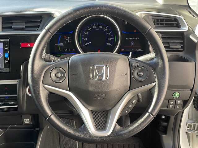 ホンダ フィット ハイブリット Lパッケージ 福島県 2016(平28)年 7.6万km プレミアムホワイトパールⅡ 純正ナビ　バックＣ　フルセグ　ＢＴ　ＥＴＣ　クルコン　ステリモ　純正エンスタ　スマートキー　ワイパーデザイアー　ＥＣＯＮ　電格ミラー　前後ドラレコ　ＬＥＤヘッドライト　オートライト　ドアバイザー