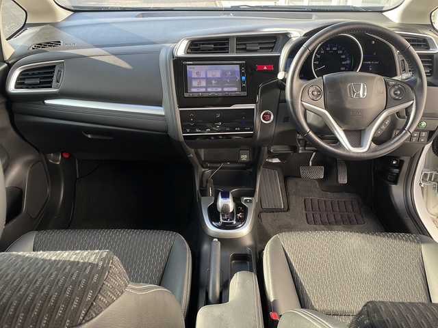 ホンダ フィット ハイブリット Lパッケージ 福島県 2016(平28)年 7.6万km プレミアムホワイトパールⅡ 純正ナビ　バックＣ　フルセグ　ＢＴ　ＥＴＣ　クルコン　ステリモ　純正エンスタ　スマートキー　ワイパーデザイアー　ＥＣＯＮ　電格ミラー　前後ドラレコ　ＬＥＤヘッドライト　オートライト　ドアバイザー