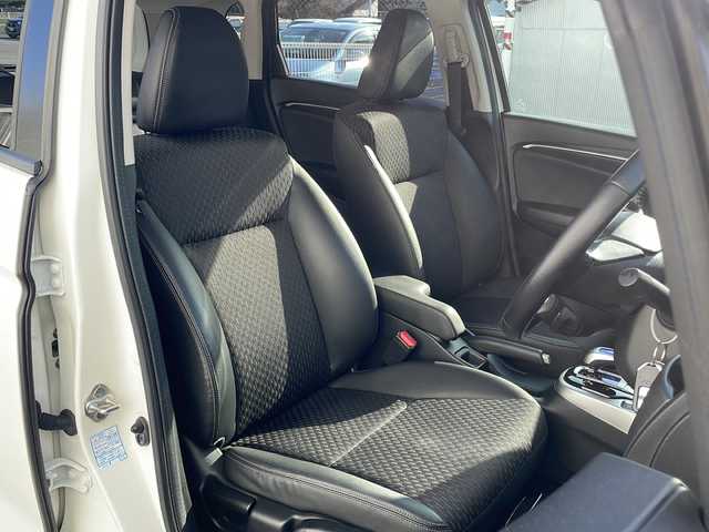 ホンダ フィット ハイブリット Lパッケージ 福島県 2016(平28)年 7.6万km プレミアムホワイトパールⅡ 純正ナビ　バックＣ　フルセグ　ＢＴ　ＥＴＣ　クルコン　ステリモ　純正エンスタ　スマートキー　ワイパーデザイアー　ＥＣＯＮ　電格ミラー　前後ドラレコ　ＬＥＤヘッドライト　オートライト　ドアバイザー