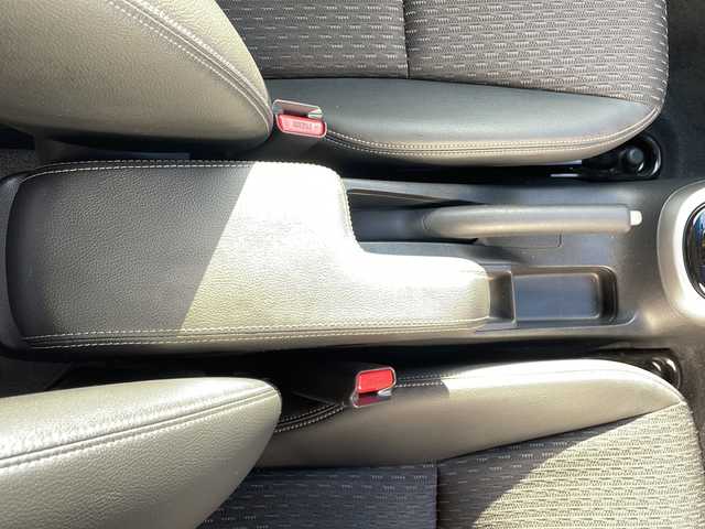 ホンダ フィット ハイブリット Lパッケージ 福島県 2016(平28)年 7.6万km プレミアムホワイトパールⅡ 純正ナビ　バックＣ　フルセグ　ＢＴ　ＥＴＣ　クルコン　ステリモ　純正エンスタ　スマートキー　ワイパーデザイアー　ＥＣＯＮ　電格ミラー　前後ドラレコ　ＬＥＤヘッドライト　オートライト　ドアバイザー