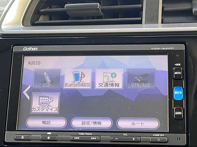 ホンダ フィット ハイブリット Lパッケージ 福島県 2016(平28)年 7.6万km プレミアムホワイトパールⅡ 純正ナビ　バックＣ　フルセグ　ＢＴ　ＥＴＣ　クルコン　ステリモ　純正エンスタ　スマートキー　ワイパーデザイアー　ＥＣＯＮ　電格ミラー　前後ドラレコ　ＬＥＤヘッドライト　オートライト　ドアバイザー