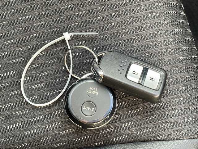 ホンダ フィット ハイブリット Lパッケージ 福島県 2016(平28)年 7.6万km プレミアムホワイトパールⅡ 純正ナビ　バックＣ　フルセグ　ＢＴ　ＥＴＣ　クルコン　ステリモ　純正エンスタ　スマートキー　ワイパーデザイアー　ＥＣＯＮ　電格ミラー　前後ドラレコ　ＬＥＤヘッドライト　オートライト　ドアバイザー