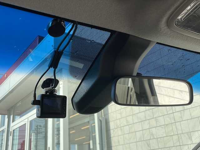 ホンダ フィット ハイブリット Lパッケージ 福島県 2016(平28)年 7.6万km プレミアムホワイトパールⅡ 純正ナビ　バックＣ　フルセグ　ＢＴ　ＥＴＣ　クルコン　ステリモ　純正エンスタ　スマートキー　ワイパーデザイアー　ＥＣＯＮ　電格ミラー　前後ドラレコ　ＬＥＤヘッドライト　オートライト　ドアバイザー