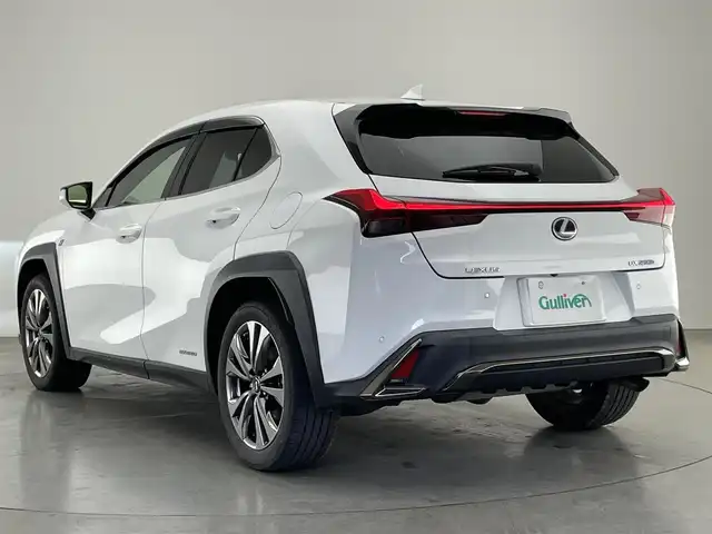 レクサス ＵＸ 250h Fスポーツ 愛知県 2020(令2)年 5万km ホワイトノーヴァガラスフレーク 純正ナビ　フルセグＴＶ　Ｂｌｕｅｔｏｏｔｈ　白革　シートヒーター　ステアリングヒーター　マークレビンソン　ワイヤレス充電　衝突軽減　追従クルコン　ＨＵＤ　ＢＳＭ　三眼ＬＥＤライト　前後ドラレコ　パドルシフト　フォグランプ　電動リアゲート　禁煙車