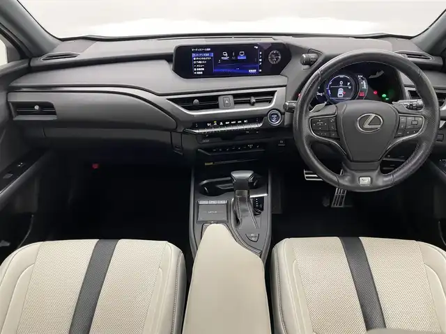 レクサス ＵＸ 250h Fスポーツ 愛知県 2020(令2)年 5万km ホワイトノーヴァガラスフレーク 純正ナビ　フルセグＴＶ　Ｂｌｕｅｔｏｏｔｈ　白革　シートヒーター　ステアリングヒーター　マークレビンソン　ワイヤレス充電　衝突軽減　追従クルコン　ＨＵＤ　ＢＳＭ　三眼ＬＥＤライト　前後ドラレコ　パドルシフト　フォグランプ　電動リアゲート　禁煙車