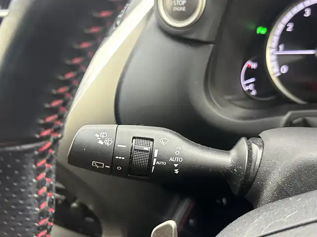 レクサス ＮＸ 200t Fスポーツ 愛知県 2016(平28)年 3.9万km ホワイトノーヴァガラスフレーク パノラマガラスルーフ　/純正ナビ　/（フルセグ／　ＢＴ／ＣＤ／ＤＶＤ）/レーダークルーズコントロール　/パドルシフト　/バックモニター　/コーナーセンサー/システム衝突軽減　/レザーシート（ブラック×レッド）　/前席パワーシート　/運転席メモリーシート　/前席シートヒーター/前席エアーシート/パワーイージーアクセスシステム/ステアリングヒーター/ドライブレコーダー/ETC/純正AW