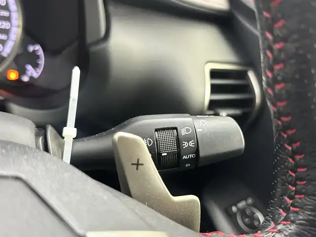レクサス ＮＸ 200t Fスポーツ 愛知県 2016(平28)年 3.9万km ホワイトノーヴァガラスフレーク パノラマガラスルーフ　/純正ナビ　/（フルセグ／　ＢＴ／ＣＤ／ＤＶＤ）/レーダークルーズコントロール　/パドルシフト　/バックモニター　/コーナーセンサー/システム衝突軽減　/レザーシート（ブラック×レッド）　/前席パワーシート　/運転席メモリーシート　/前席シートヒーター/前席エアーシート/パワーイージーアクセスシステム/ステアリングヒーター/ドライブレコーダー/ETC/純正AW