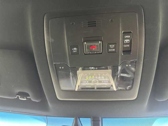 レクサス ＮＸ 200t Fスポーツ 愛知県 2016(平28)年 3.9万km ホワイトノーヴァガラスフレーク パノラマガラスルーフ　/純正ナビ　/（フルセグ／　ＢＴ／ＣＤ／ＤＶＤ）/レーダークルーズコントロール　/パドルシフト　/バックモニター　/コーナーセンサー/システム衝突軽減　/レザーシート（ブラック×レッド）　/前席パワーシート　/運転席メモリーシート　/前席シートヒーター/前席エアーシート/パワーイージーアクセスシステム/ステアリングヒーター/ドライブレコーダー/ETC/純正AW
