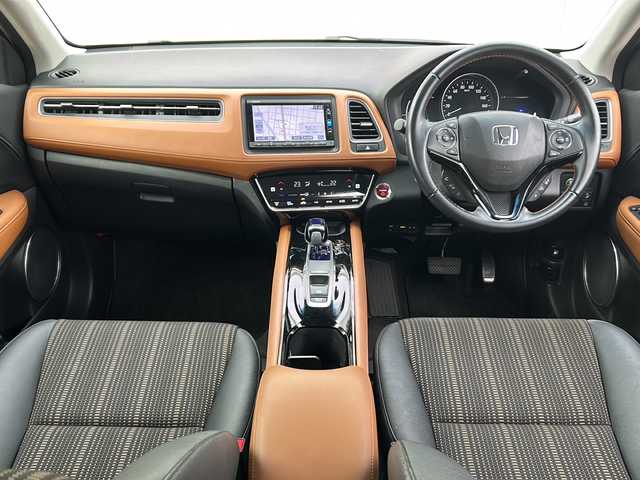 ホンダ ヴェゼル ハイブリッド Z 茨城県 2016(平28)年 5.8万km ホワイトオーキッドパール 純正ナビ/バックカメラ/Ｂｌｕｅｔｏｏｔｈ/ワンセグＴＶ/純正ドライブレコーダー/ＥＴＣ/シートヒーター/レーダークルーズコントロール/衝突軽減ブレーキ　/レーンキープアシスト/オートライト/LEDヘッドライト/ＵＳＢ入力/保証書/取扱説明書