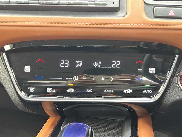 ホンダ ヴェゼル ハイブリッド Z 茨城県 2016(平28)年 5.8万km ホワイトオーキッドパール 純正ナビ/バックカメラ/Ｂｌｕｅｔｏｏｔｈ/ワンセグＴＶ/純正ドライブレコーダー/ＥＴＣ/シートヒーター/レーダークルーズコントロール/衝突軽減ブレーキ　/レーンキープアシスト/オートライト/LEDヘッドライト/ＵＳＢ入力/保証書/取扱説明書