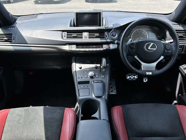 レクサス ＣＴ 200h Fスポーツ Xライン 福岡県 2015(平27)年 3.7万km ブラック サンルーフ/純正7インチSDナビ/【AM/FM/CD/DVD/Bluetooth/TV】/バックカメラ/前方純正ドライブレコーダー/ビルトインETC/電格ウィンカーミラー/クルーズコントロール/パドルシフト/ステアリングスイッチ/オートライト/横滑り防止装置/盗難防止装置/D/N席パワーシート/D/N席シートヒーター/純正フロアマット/純正17インチAW/ナビ取扱説明書