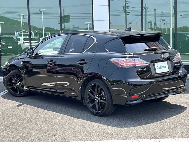レクサス ＣＴ 200h Fスポーツ Xライン 福岡県 2015(平27)年 3.7万km ブラック サンルーフ/純正7インチSDナビ/【AM/FM/CD/DVD/Bluetooth/TV】/バックカメラ/前方純正ドライブレコーダー/ビルトインETC/電格ウィンカーミラー/クルーズコントロール/パドルシフト/ステアリングスイッチ/オートライト/横滑り防止装置/盗難防止装置/D/N席パワーシート/D/N席シートヒーター/純正フロアマット/純正17インチAW/ナビ取扱説明書