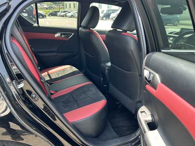レクサス ＣＴ 200h Fスポーツ Xライン 福岡県 2015(平27)年 3.7万km ブラック サンルーフ/純正7インチSDナビ/【AM/FM/CD/DVD/Bluetooth/TV】/バックカメラ/前方純正ドライブレコーダー/ビルトインETC/電格ウィンカーミラー/クルーズコントロール/パドルシフト/ステアリングスイッチ/オートライト/横滑り防止装置/盗難防止装置/D/N席パワーシート/D/N席シートヒーター/純正フロアマット/純正17インチAW/ナビ取扱説明書