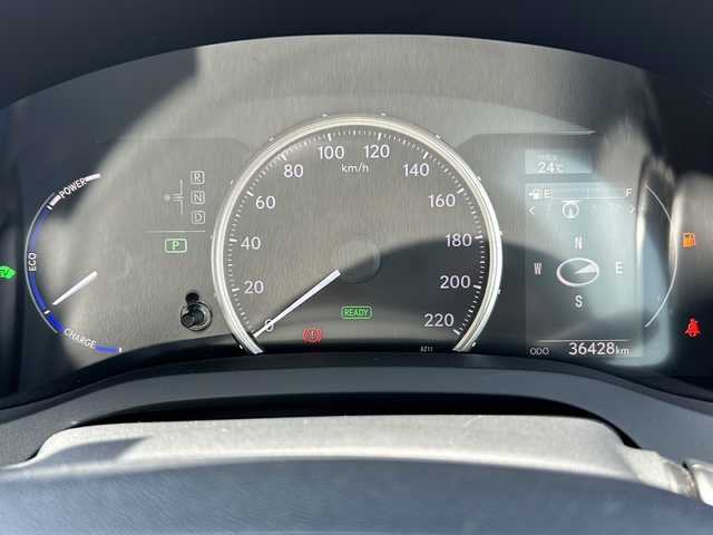 レクサス ＣＴ 200h Fスポーツ Xライン 福岡県 2015(平27)年 3.7万km ブラック サンルーフ/純正7インチSDナビ/【AM/FM/CD/DVD/Bluetooth/TV】/バックカメラ/前方純正ドライブレコーダー/ビルトインETC/電格ウィンカーミラー/クルーズコントロール/パドルシフト/ステアリングスイッチ/オートライト/横滑り防止装置/盗難防止装置/D/N席パワーシート/D/N席シートヒーター/純正フロアマット/純正17インチAW/ナビ取扱説明書