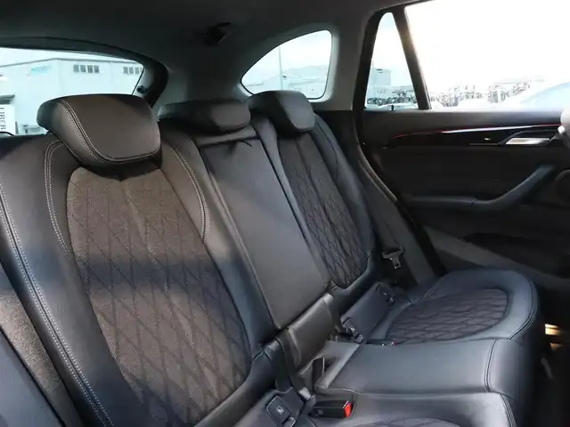 ＢＭＷ Ｘ１ xDrive 20i Xライン 宮城県 2016(平28)年 2.4万km 茶 純正ナビ【ＢＴ／ＣＤ／ＤＶＤ／ＡＵＸ】/ワンオーナー　/インテリジェントセーフティ　/バックカメラ　/パーキングアシスト/コーナーセンサー(前後)　/ルーフレール　/ハーフレザーシート　/ミラー一体型ＥＴＣ　/純正１８インチＡＷ　/ダウンヒルアシストコントロール/プッシュスタート/コンフォートアクセス/LIMスイッチ/MTモード付/純正フロアマット/オートライト/LEDヘッドライト/禁煙車/カラーコード：C29