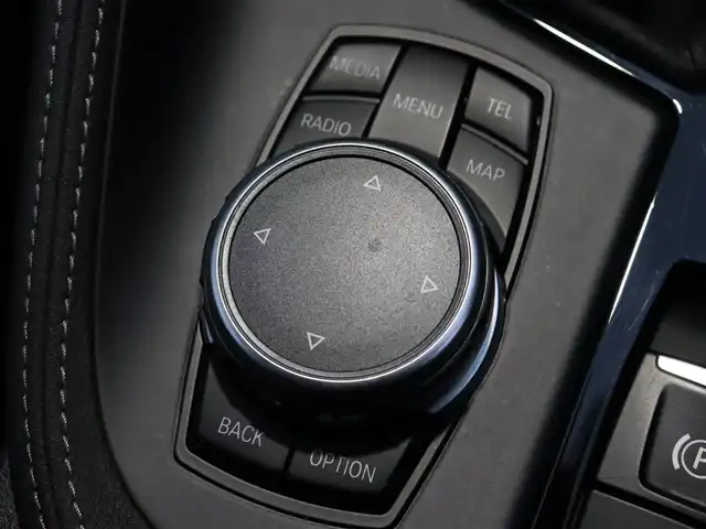 ＢＭＷ Ｘ１ xDrive 20i Xライン 宮城県 2016(平28)年 2.4万km 茶 純正ナビ【ＢＴ／ＣＤ／ＤＶＤ／ＡＵＸ】/ワンオーナー　/インテリジェントセーフティ　/バックカメラ　/パーキングアシスト/コーナーセンサー(前後)　/ルーフレール　/ハーフレザーシート　/ミラー一体型ＥＴＣ　/純正１８インチＡＷ　/ダウンヒルアシストコントロール/プッシュスタート/コンフォートアクセス/LIMスイッチ/MTモード付/純正フロアマット/オートライト/LEDヘッドライト/禁煙車/カラーコード：C29
