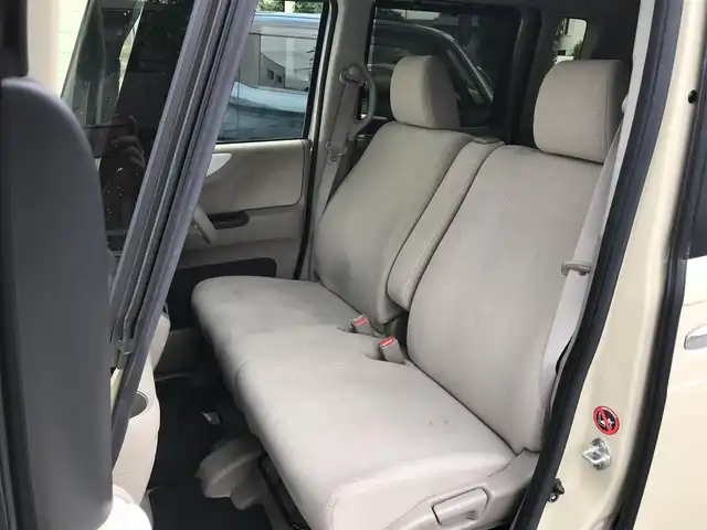 ホンダ Ｎ ＢＯＸ 2トーン G Lパッケージ 栃木県 2016(平28)年 6.8万km プレミアムアイボリーパール2トーン 株)IDOMが運営する【じしゃロン小山店】の自社ローン専用車両になります。こちらは現金またはオートローンご利用時の価格です。自社ローンご希望の方は別途その旨お申付け下さい//禁煙車/スマートキー/エンジンプッシュスタート/カーナビ/ワンセグTV/AM/FMラジオ/CD/DVD再生可能/ブルートゥース/バックカメラ/ETC/ドライブレコーダー/ステアリングリモコン/片側パワースライドドア/電動格納ドアミラー/新車時/保証書/取り扱い説明書