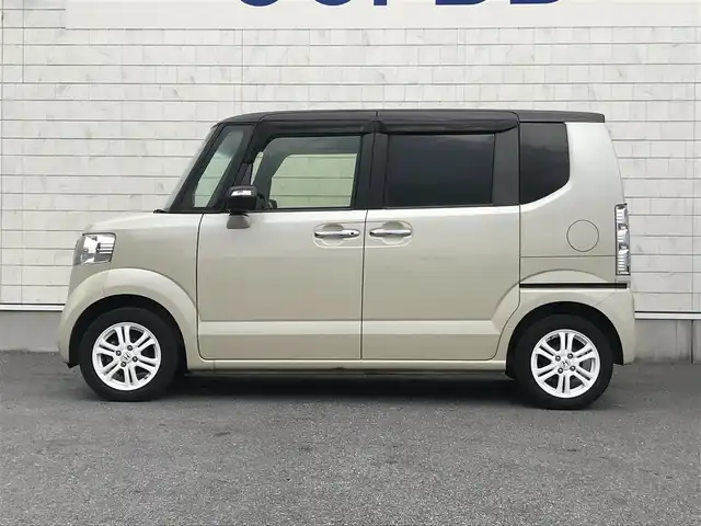 ホンダ Ｎ ＢＯＸ 2トーン G Lパッケージ 栃木県 2016(平28)年 6.8万km プレミアムアイボリーパール2トーン 株)IDOMが運営する【じしゃロン小山店】の自社ローン専用車両になります。こちらは現金またはオートローンご利用時の価格です。自社ローンご希望の方は別途その旨お申付け下さい//禁煙車/スマートキー/エンジンプッシュスタート/カーナビ/ワンセグTV/AM/FMラジオ/CD/DVD再生可能/ブルートゥース/バックカメラ/ETC/ドライブレコーダー/ステアリングリモコン/片側パワースライドドア/電動格納ドアミラー/新車時/保証書/取り扱い説明書