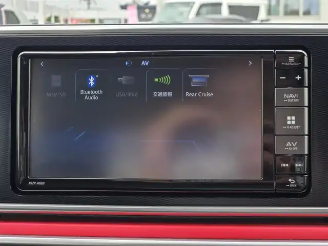 ダイハツ キャスト スポーツ SAⅢ 鹿児島県 2018(平30)年 1.8万km パールホワイトⅢ ターボ車　/ビルトインＥＴＣ　/Ｄ＋Ｎ席シートヒーター　/パドルシフト　/ＭＴモード付きＡＴ　/ＭＯＭＯ製革巻きステアリング　　/純正ＳＤナビ（ＮＳＺＰーＷ６８Ｄ）　/Ｂｌｕｅｔｏｏｔｈオーディオ　/スマートアシストIII/カーボン調ブラックルーフ/LEDヘッドライト/純正スポーティサスペンション/前方ドライブレコーダー/後方コーナーセンサー/純正アルミホイール(16インチ)/横滑り防止装置