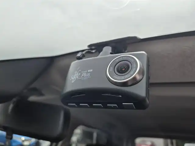 ダイハツ キャスト スポーツ SAⅢ 鹿児島県 2018(平30)年 1.8万km パールホワイトⅢ ターボ車　/ビルトインＥＴＣ　/Ｄ＋Ｎ席シートヒーター　/パドルシフト　/ＭＴモード付きＡＴ　/ＭＯＭＯ製革巻きステアリング　　/純正ＳＤナビ（ＮＳＺＰーＷ６８Ｄ）　/Ｂｌｕｅｔｏｏｔｈオーディオ　/スマートアシストIII/カーボン調ブラックルーフ/LEDヘッドライト/純正スポーティサスペンション/前方ドライブレコーダー/後方コーナーセンサー/純正アルミホイール(16インチ)/横滑り防止装置