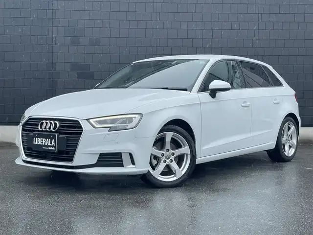 アウディ Ａ３ SB 30TFSI シグネチャーED 静岡県 2020(令2)年 4.7万km グレイシアホワイトメタリック 純正ナビ/（CD/CDチェンジャー、AUX、USB接続端子）/Bluetooth接続/ETC2.0/バックカメラ/前席パワーシート・シートヒーター/純正フロアマット/パーキングアシスト/アイドリングストップ/前後ドラレコ/前後コーナーセンサー/クルーズコントロール/レーンキープアシスト/純正17インチAW
