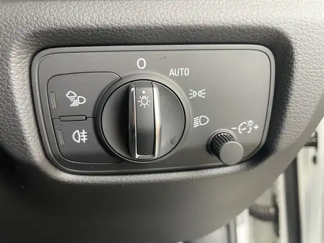 アウディ Ａ３ SB 30TFSI シグネチャーED 静岡県 2020(令2)年 4.7万km グレイシアホワイトメタリック 純正ナビ/（CD/CDチェンジャー、AUX、USB接続端子）/Bluetooth接続/ETC2.0/バックカメラ/前席パワーシート・シートヒーター/純正フロアマット/パーキングアシスト/アイドリングストップ/前後ドラレコ/前後コーナーセンサー/クルーズコントロール/レーンキープアシスト/純正17インチAW