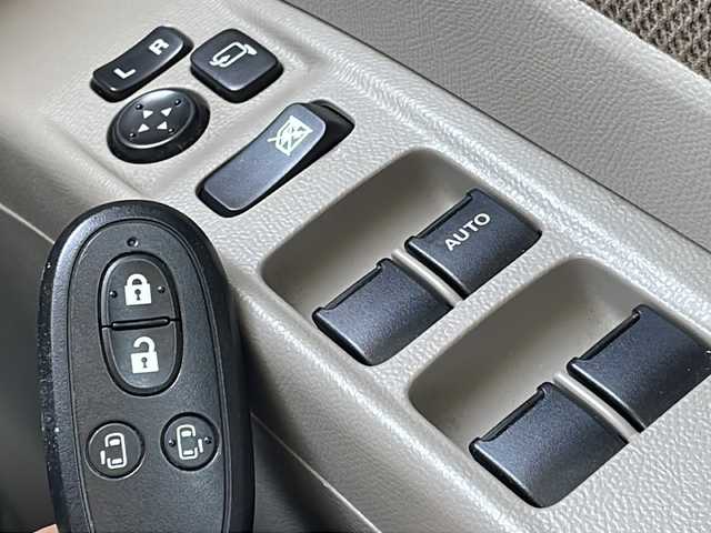 スズキ パレット リミテッドⅡ 青森県 2012(平24)年 3.7万km クリアベージュメタリック 4WD/純正オーディオ/CD/BT/AUX/AM/FM/両側パワースライドドア/運転席シートヒーター/スマートキー/プッシュスタート/HIDヘッドライト/オートライト/純正フロアマット/スペアキー/取扱説明書/保証書