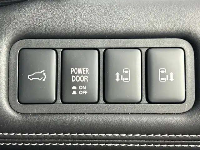 三菱 デリカＤ：５ シャモニー 愛知県 2025(令7)年 0.1千km 黒Ⅱ 登録済未使用車/４WD/ターボ/全方位カメラ/AC100V電源/三菱e-assist/・衝突軽減ブレーキ/・レーンキープアシスト/・オートマチックハイビーム/・レーダークルーズコントロール/・誤発進抑制機能/ブラインドスポットモニター/パワーシート/シートヒーター/ステアリングヒーター/パワーバックドア/パドルシフト/両側パワースライドドア/センターデフロック/アイドリングストップ/純正アルミホイール/スマートキー/スペアキー有/プッシュスタート/LEDヘッドライト/フロントフォグランプ/電子パーキングブレーキ/オートホールド/電動格納ミラー/ステアリングスイッチ/横滑り防止装置