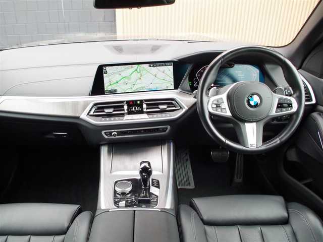 ＢＭＷ Ｘ５ xDrive 35d Mスポーツ 埼玉県 2022(令4)年 2.2万km サファイアブラックP ブラックレザーシート/アダプティブクルーズコントロール/インテリジェントセーフティ/ヘッドアップディスプレイ/CarPlay/パークディスタンスコントロール/ブラインドスポットモニター/コンフォートアクセス/全周囲カメラ/純正ナビ/ルームミラー内臓ETC/フルセグTV/全席シートヒーター/シートポジションメモリー機能
