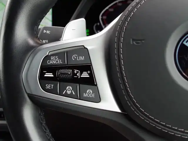 ＢＭＷ Ｘ５ xDrive 35d Mスポーツ 埼玉県 2022(令4)年 2.2万km サファイアブラックP ブラックレザーシート/アダプティブクルーズコントロール/インテリジェントセーフティ/ヘッドアップディスプレイ/CarPlay/パークディスタンスコントロール/ブラインドスポットモニター/コンフォートアクセス/全周囲カメラ/純正ナビ/ルームミラー内臓ETC/フルセグTV/全席シートヒーター/シートポジションメモリー機能