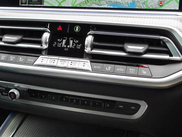 ＢＭＷ Ｘ５ xDrive 35d Mスポーツ 埼玉県 2022(令4)年 2.2万km サファイアブラックP ブラックレザーシート/アダプティブクルーズコントロール/インテリジェントセーフティ/ヘッドアップディスプレイ/CarPlay/パークディスタンスコントロール/ブラインドスポットモニター/コンフォートアクセス/全周囲カメラ/純正ナビ/ルームミラー内臓ETC/フルセグTV/全席シートヒーター/シートポジションメモリー機能