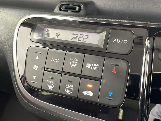 ホンダ Ｎ ＢＯＸ カスタム G ターボ Lパッケージ 千葉県 2017(平29)年 3.3万km 赤／黒 両側パワースライドドア/純正SDナビ/・型式：VXM-175VFi/・CD/DVD/Bluetooth/フルセグTV/AM/FM/バックカメラ/クルーズコントロール/HIDオートヘッドライト/LEDフォグランプ/ハーフレザーシート/ビルトインETC/純正15インチアルミホイール/純正フロアマット/パドルシフト/ロールサンシェード/オートエアコン/ステアリングスイッチ/スマートキー/スペアキー1本/禁煙車