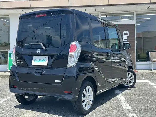 日産 デイズ ルークス X Vセレクション 三重県 2017(平29)年 11.6万km ブラック ワンオーナー/エマージェンシーブレーキ/♪純正ナビ/ ・フルセグ・DVD再生/ ・CD録音・Bluetoothオーディオ/♪アラウンドビューモニター/♪両側パワースライド/♪スマートキー×2/♪プッシュスタート/♪純正14インチAW/♪アイドリングストップ/♪ドライブレコーダー/♪シートバックテーブル/♪ベンチシート/♪ステアリングスイッチ/♪ヘッドライトレベライザー/♪電動格納ミラー/♪フロアマット/♪プライバシーガラス/♪ETC/♪横滑り防止機能