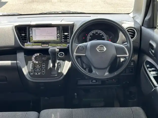 日産 デイズ ルークス X Vセレクション 三重県 2017(平29)年 11.6万km ブラック ワンオーナー/エマージェンシーブレーキ/♪純正ナビ/ ・フルセグ・DVD再生/ ・CD録音・Bluetoothオーディオ/♪アラウンドビューモニター/♪両側パワースライド/♪スマートキー×2/♪プッシュスタート/♪純正14インチAW/♪アイドリングストップ/♪ドライブレコーダー/♪シートバックテーブル/♪ベンチシート/♪ステアリングスイッチ/♪ヘッドライトレベライザー/♪電動格納ミラー/♪フロアマット/♪プライバシーガラス/♪ETC/♪横滑り防止機能
