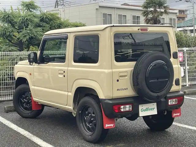 スズキ ジムニー XL 静岡県 2024(令6)年 0.9万km シフォンアイボリーM ~5速MT＆ターボ~/ユーザー買取車両/ワンオーナー/ディスプレイオーディオ/ドライブレコーダー/ETC/衝突被害軽減システム/車線逸脱警報/アイドリングストップ/バックカメラ/スマートキー/プッシュスタート/新車時保証書/取扱説明書/スペアキー×1