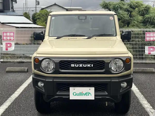 スズキ ジムニー XL 静岡県 2024(令6)年 0.9万km シフォンアイボリーM ~5速MT＆ターボ~/ユーザー買取車両/ワンオーナー/ディスプレイオーディオ/ドライブレコーダー/ETC/衝突被害軽減システム/車線逸脱警報/アイドリングストップ/バックカメラ/スマートキー/プッシュスタート/新車時保証書/取扱説明書/スペアキー×1