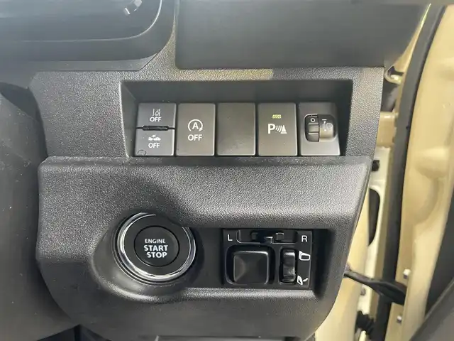 スズキ ジムニー XL 静岡県 2024(令6)年 0.9万km シフォンアイボリーM ~5速MT＆ターボ~/ユーザー買取車両/ワンオーナー/ディスプレイオーディオ/ドライブレコーダー/ETC/衝突被害軽減システム/車線逸脱警報/アイドリングストップ/バックカメラ/スマートキー/プッシュスタート/新車時保証書/取扱説明書/スペアキー×1