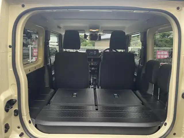 スズキ ジムニー XL 静岡県 2024(令6)年 0.9万km シフォンアイボリーM ~5速MT＆ターボ~/ユーザー買取車両/ワンオーナー/ディスプレイオーディオ/ドライブレコーダー/ETC/衝突被害軽減システム/車線逸脱警報/アイドリングストップ/バックカメラ/スマートキー/プッシュスタート/新車時保証書/取扱説明書/スペアキー×1